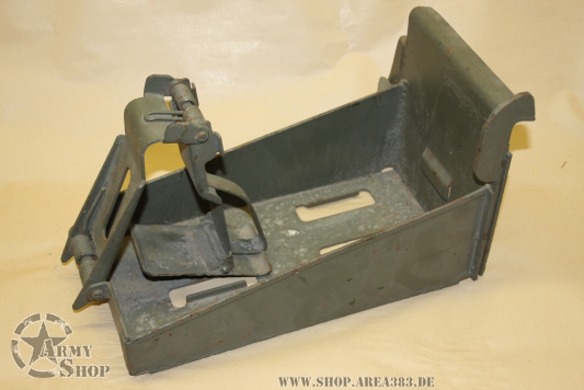 Halter Munitionkiste 30 / 50 cal