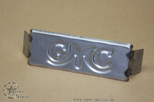 Emblem am Kühlergrill GMC