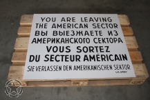 Kunststoffschild checkpoint charly  95 cm x 80 cm x 1 mm