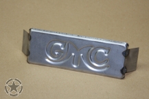 Emblem am Kühlergrill GMC