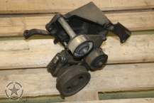 Lichtmaschinenhalter 200 amp mit Pumpe (Riemenscheibe verbogen)