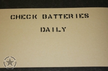 Schriftschablone Check Batteries Daily 1/2
